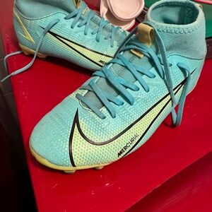 Nike mercurial soccer cleats